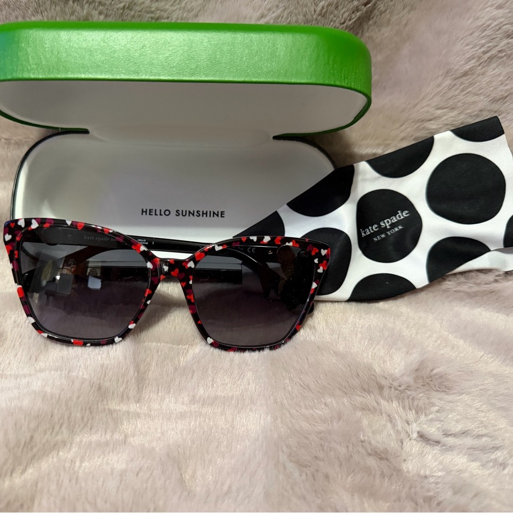 NWOT Kate Spade Amiah F7490 Red and Black Patterned Sunglasses
